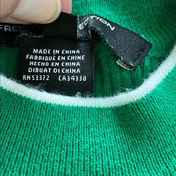 🍀ST PATTY’S DAY ALERT🍀French Connection Emerald Knit Top with White Accents - Picture 3 of 4